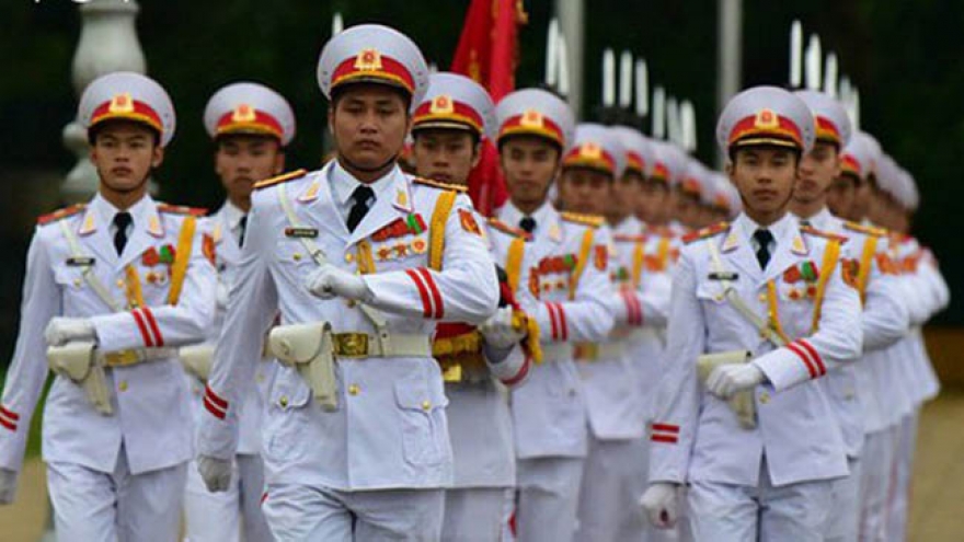 National flags flown at half-mast to mourn former Party leader Le Kha Phieu